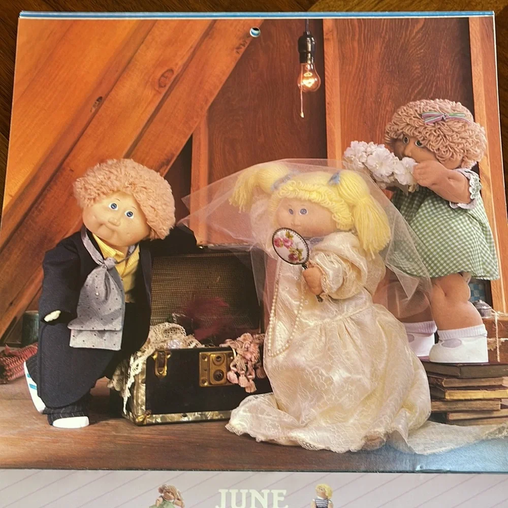VINTAGE CABBAGE PATCH DOLLS CALENDAR 1985 - READ DESCRIPTION